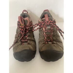 KEEN Voyageur‎ Women Sz 7.5 Brown Red / Pink Low Top Hiking Sneaker Shoe